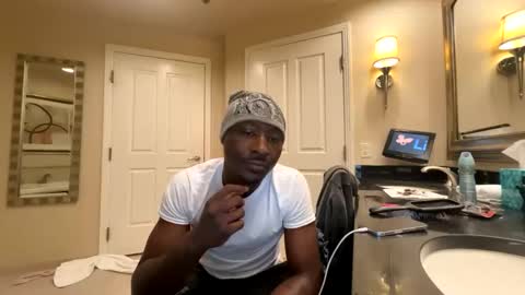 goldenapo online show from March 3, 4:07 am