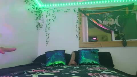 Snapshot of goldendelicious577600 chatting on May 3, 7:14 am XxPretentious PeachxX online show from May 3, 7:14 am