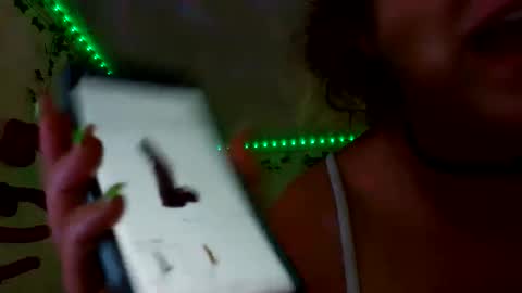 Snapshot of goldendelicious577600 chatting on June 5, 7:19 pm XxPretentious PeachxX online show from June 5, 7:19 pm