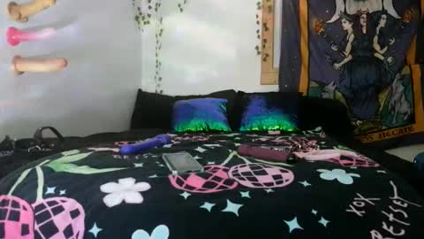 Snapshot of goldendelicious577600 chatting on June 7, 8:29 am XxPretentious PeachxX online show from June 7, 8:29 am