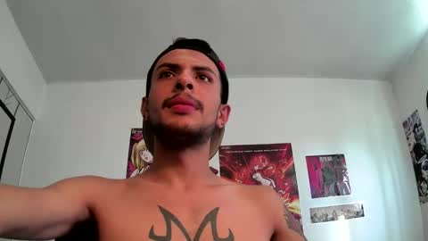 Snapshot of goldenflako chatting on March 5, 10:32 pm goldenflako online show from March 5, 10:32 pm