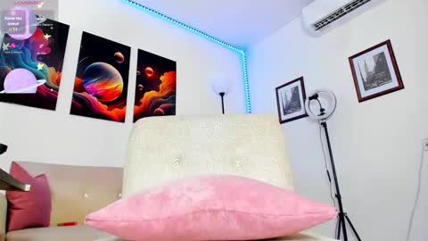 May smith online show from December 19, 8:13 am