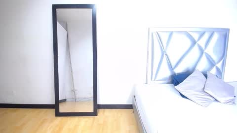 goldenn_ass1 online show from December 18, 3:56 am