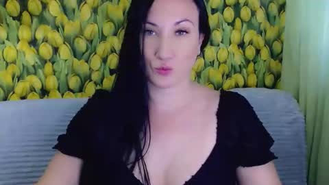 Snapshot of goldmoonn chatting on September 13, 2:28 pm goldmoonn online show from September 13, 2:28 pm