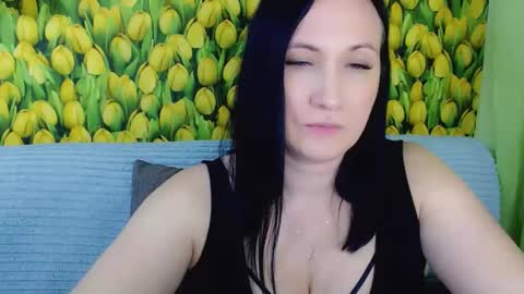 Snapshot of goldmoonn chatting on March 21, 4:10 pm goldmoonn online show from March 21, 4:10 pm