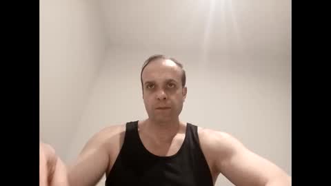 Snapshot of golemkur25 chatting on April 12, 9:20 pm golemkur25 online show from April 12, 9:20 pm