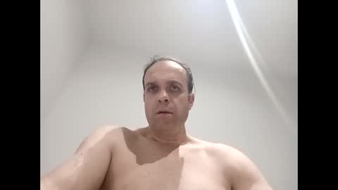 Snapshot of golemkur25 chatting on April 16, 9:39 pm golemkur25 online show from April 16, 9:39 pm