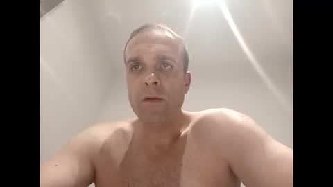 Snapshot of golemkur25 chatting on May 4, 9:33 pm golemkur25 online show from May 4, 9:33 pm