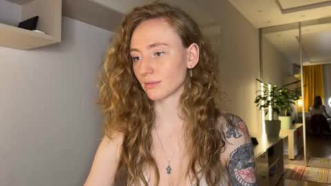 Snapshot of good__choice chatting on November 16, 1:39 pm Polly online show from November 16, 1:39 pm