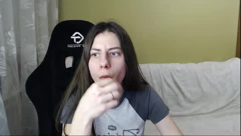 Elizabeth Effie online show from February 22, 5:55 pm