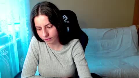 Snapshot of good__night chatting on June 22, 1:41 pm Elizabeth Effie online show from June 22, 1:41 pm
