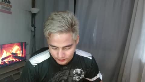 Snapshot of goodcaresweetboy chatting on December 31, 4:38 am FORD online show from December 31, 4:38 am