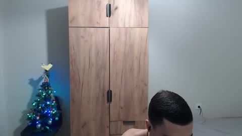 goodgg229975 online show from January 14, 2:33 pm