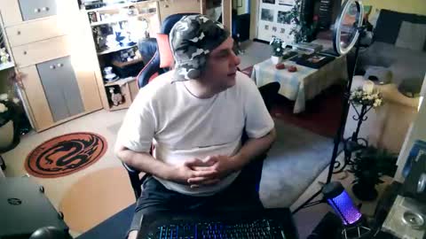 Snapshot of google5001 chatting on November 6, 8:37 am google5001 online show from November 6, 8:37 am