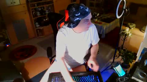 google5001 online show from December 2, 6:30 am