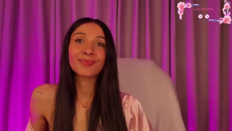 Snapshot of gorgeous_brunette chatting on February 3, 1:51 pm Rose online show from February 3, 1:51 pm