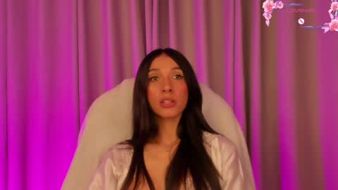 Snapshot of gorgeous_brunette chatting on February 4, 11:38 am Rose online show from February 4, 11:38 am