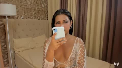 Snapshot of gorgeous_dark_luna chatting on March 6, 6:59 pm RIANA online show from March 6, 6:59 pm