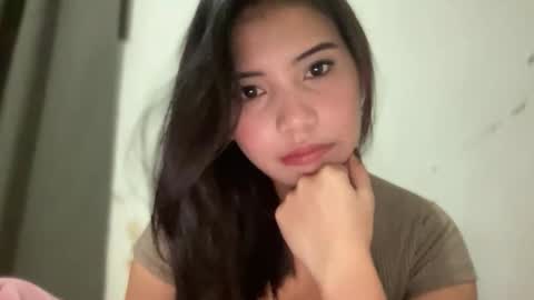 Snapshot of gorgeous_lyn1 chatting on November 30, 5:22 am Lyn online show from November 30, 5:22 am