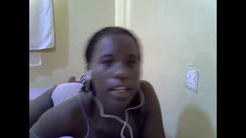 Snapshot of gorgeous_maya1 chatting on April 13, 8:42 am gorgeous_maya1 online show from April 13, 8:42 am