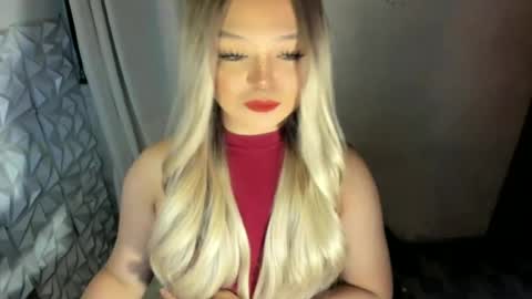 Snapshot of gorgeousamandarose chatting on June 19, 12:09 pm Amanda rose online show from June 19, 12:09 pm