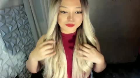 Snapshot of gorgeousamandarose chatting on June 21, 12:35 am Amanda rose online show from June 21, 12:35 am