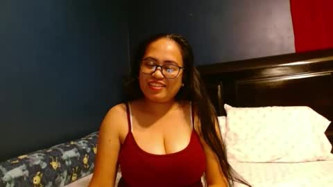 gorgeouslyn09 online show from December 17, 10:38 pm