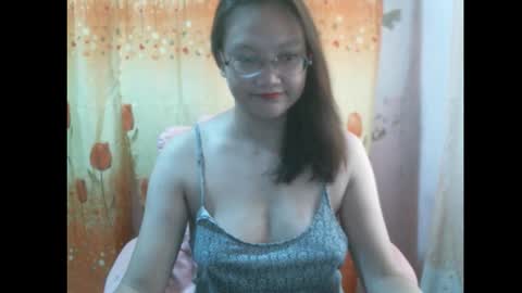 Snapshot of gorgeousmama chatting on October 17, 4:37 am gorgeousmama online show from October 17, 4:37 am
