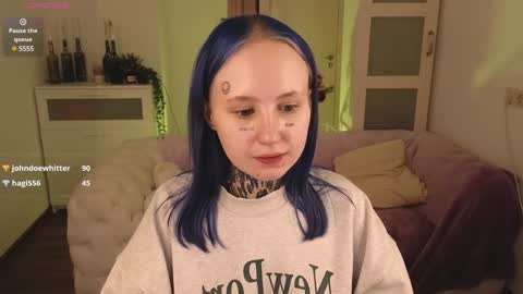 Snapshot of goth_babydoll chatting on January 1, 4:29 pm Benny online show from January 1, 4:29 pm
