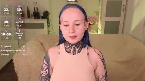 Snapshot of goth_babydoll chatting on January 5, 4:59 pm Benny online show from January 5, 4:59 pm