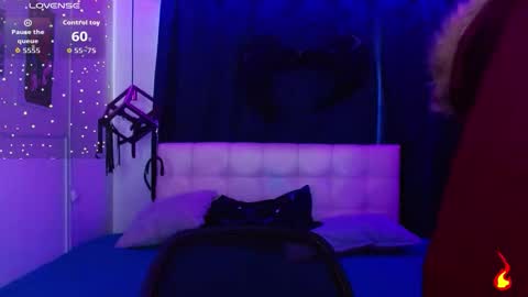 goth_minerva online show from November 10, 1:32 pm