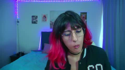 goth_minerva online show from April 1, 2:03 pm