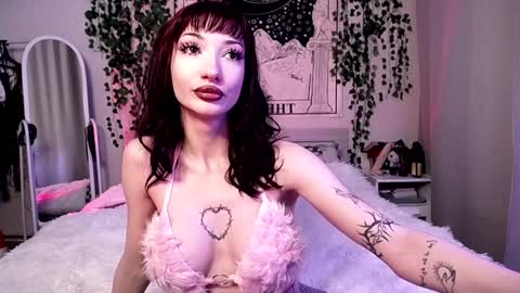 Snapshot of gothdesss chatting on January 5, 3:53 am    online show from January 5, 3:53 am