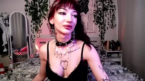 Snapshot of gothdesss chatting on January 12, 7:32 am    online show from January 12, 7:32 am