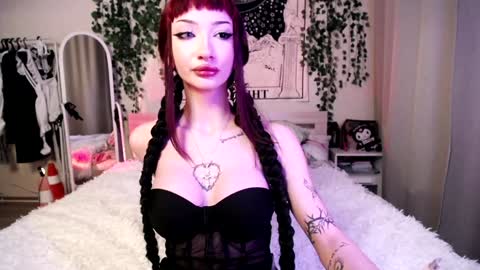 Snapshot of gothdesss chatting on January 24, 10:51 pm    online show from January 24, 10:51 pm