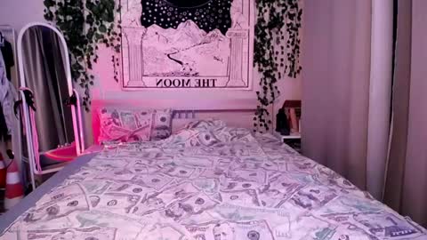 Snapshot of gothdesss chatting on February 23, 12:19 am    online show from February 23, 12:19 am