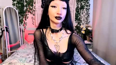 Snapshot of gothdesss chatting on March 11, 4:54 am    online show from March 11, 4:54 am