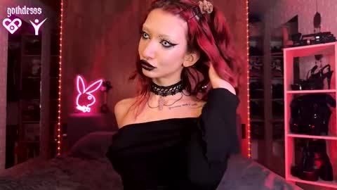 Snapshot of gothdesss chatting on October 4, 10:30 pm    online show from October 4, 10:30 pm