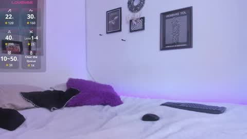 Snapshot of gothic_do11 chatting on February 4, 6:58 pm hi my name is Elizabeth nice to meet you online show from February 4, 6:58 pm