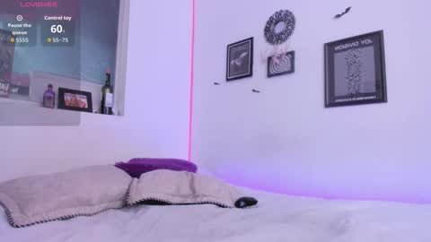 Snapshot of gothic_do11 chatting on February 7, 6:00 pm hi my name is Elizabeth nice to meet you online show from February 7, 6:00 pm