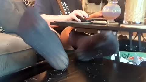 Snapshot of gothicfeetfantasies chatting on February 5, 7:10 pm Mistress Mommy Godess online show from February 5, 7:10 pm