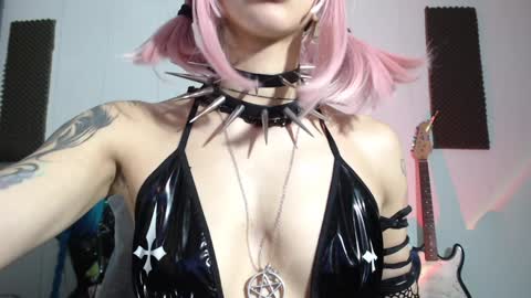        online show from January 4, 8:17 am