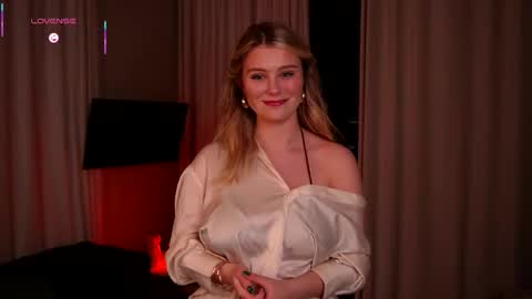 Snapshot of gotta_shine chatting on February 6, 3:26 pm Mamma Mia online show from February 6, 3:26 pm