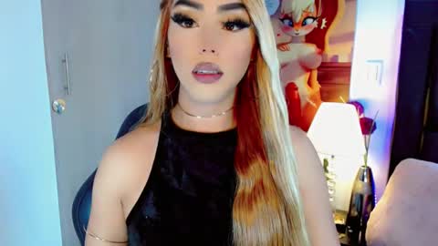 Snapshot of grace24hot chatting on February 15, 11:01 pm Grace online show from February 15, 11:01 pm