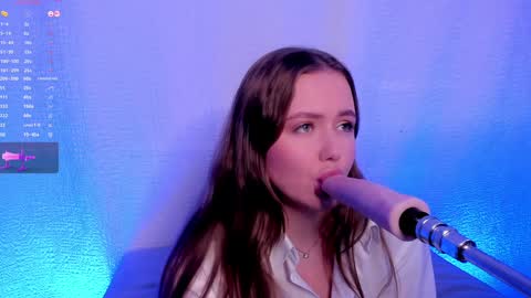 Snapshot of graceholly chatting on January 10, 6:20 am Hi call me Leia make me scream from 111155222333666999 online show from January 10, 6:20 am