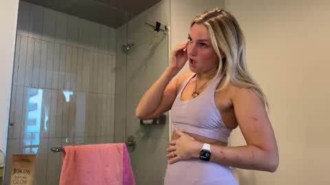 Gracie Mae online show from November 21, 8:18 pm