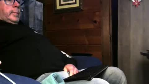 granitebuckeye1969 online show from November 28, 1:19 am