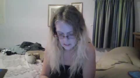 Snapshot of granny_low chatting on February 4, 3:00 am Granny Low online show from February 4, 3:00 am