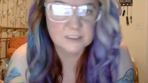 Snapshot of grateful42day chatting on May 30, 3:42 pm grateful42day online show from May 30, 3:42 pm