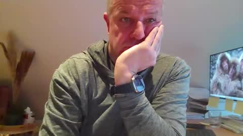 grau197077 online show from February 11, 8:52 am